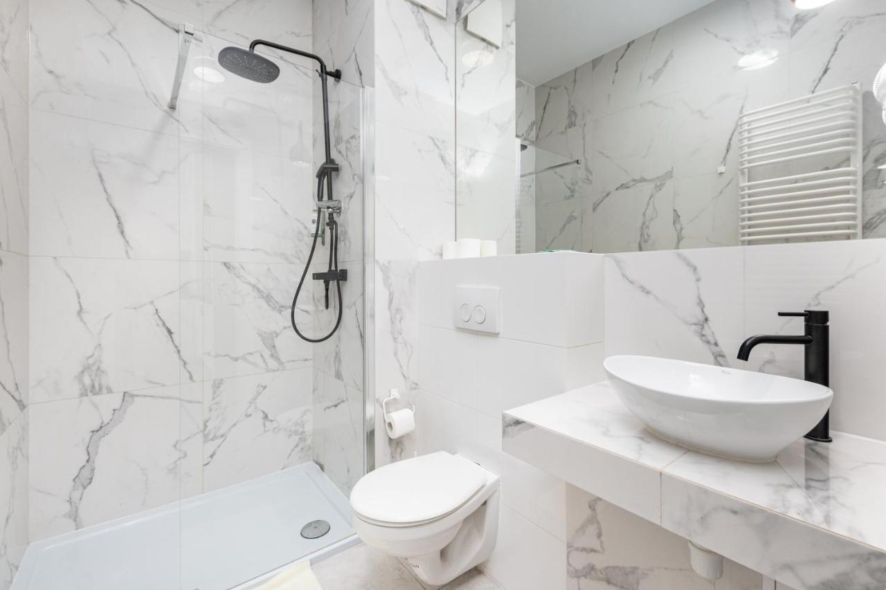 Apartmán Prymasa Tysiaclecia 83A Varšava Exteriér fotografie