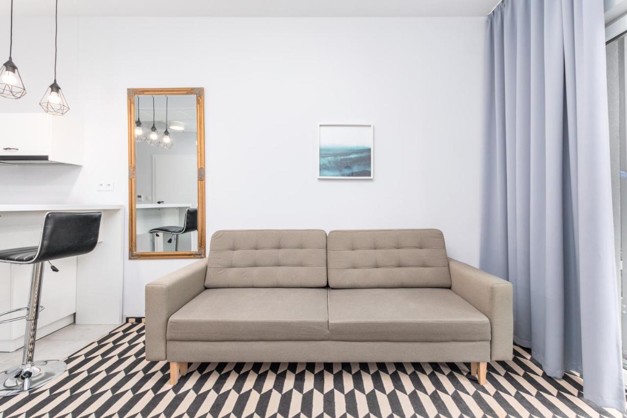 Apartmán Prymasa Tysiaclecia 83A Varšava Exteriér fotografie