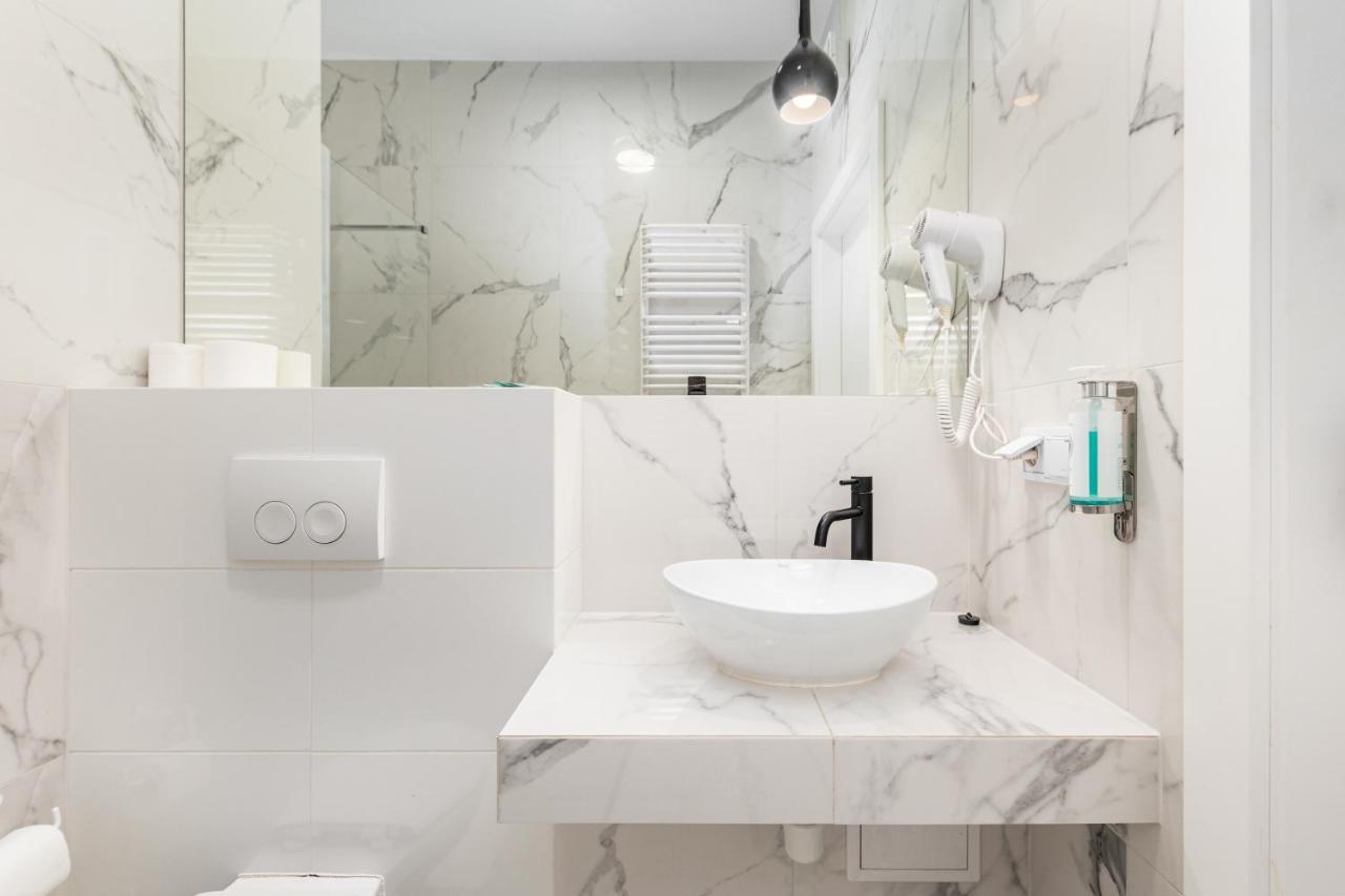 Apartmán Prymasa Tysiaclecia 83A Varšava Exteriér fotografie